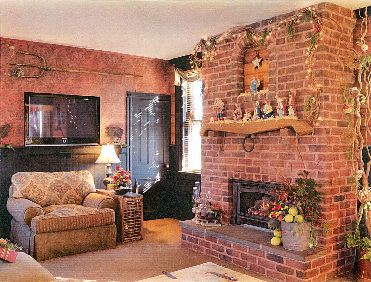 Home Interior Design: Brick Fireplace in Living Room